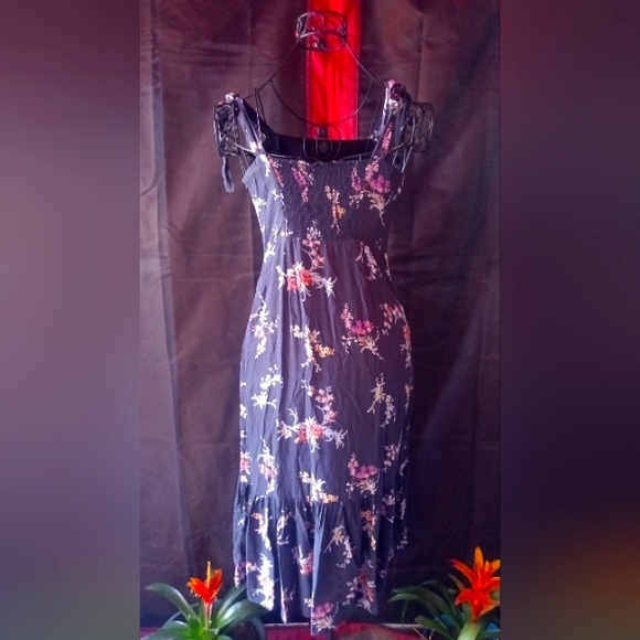 PAIGE Tolucah Floral Midi Sundress in Black. Size Small - Picture 5 of 8